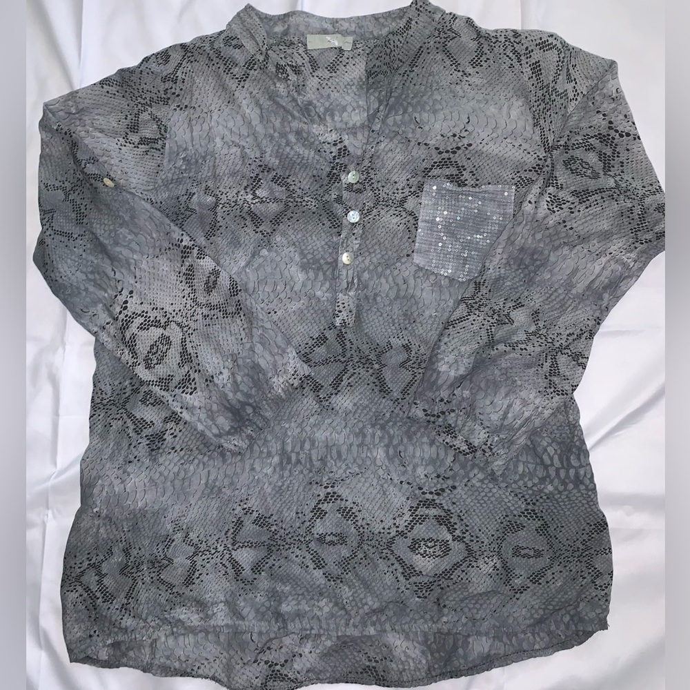 Woman’s Gray Snakeskin Print Shirt Appx size MED-See photos for measurements
